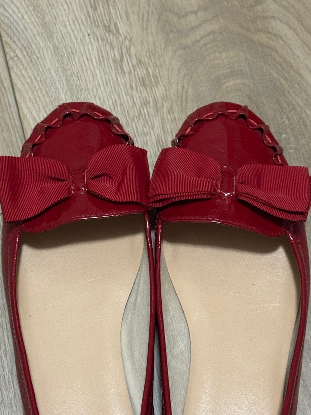 Kate Spade Red Patent Leather Women's Ballet Flats with Bow Sz. 10M - Picture 4 of 9